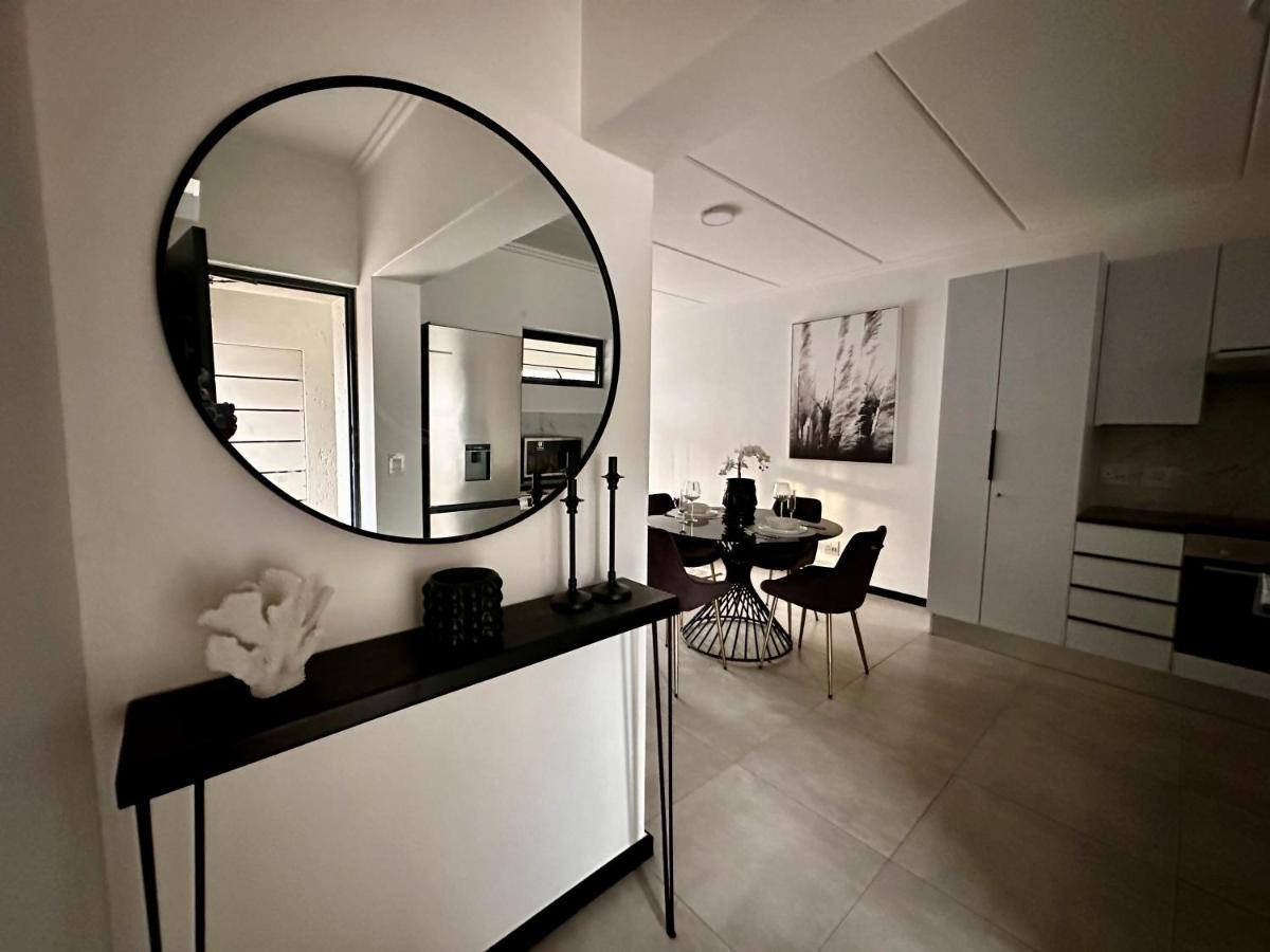 Stylish Executive Apartment With Power Backup Йоганнесбурґ Екстер'єр фото