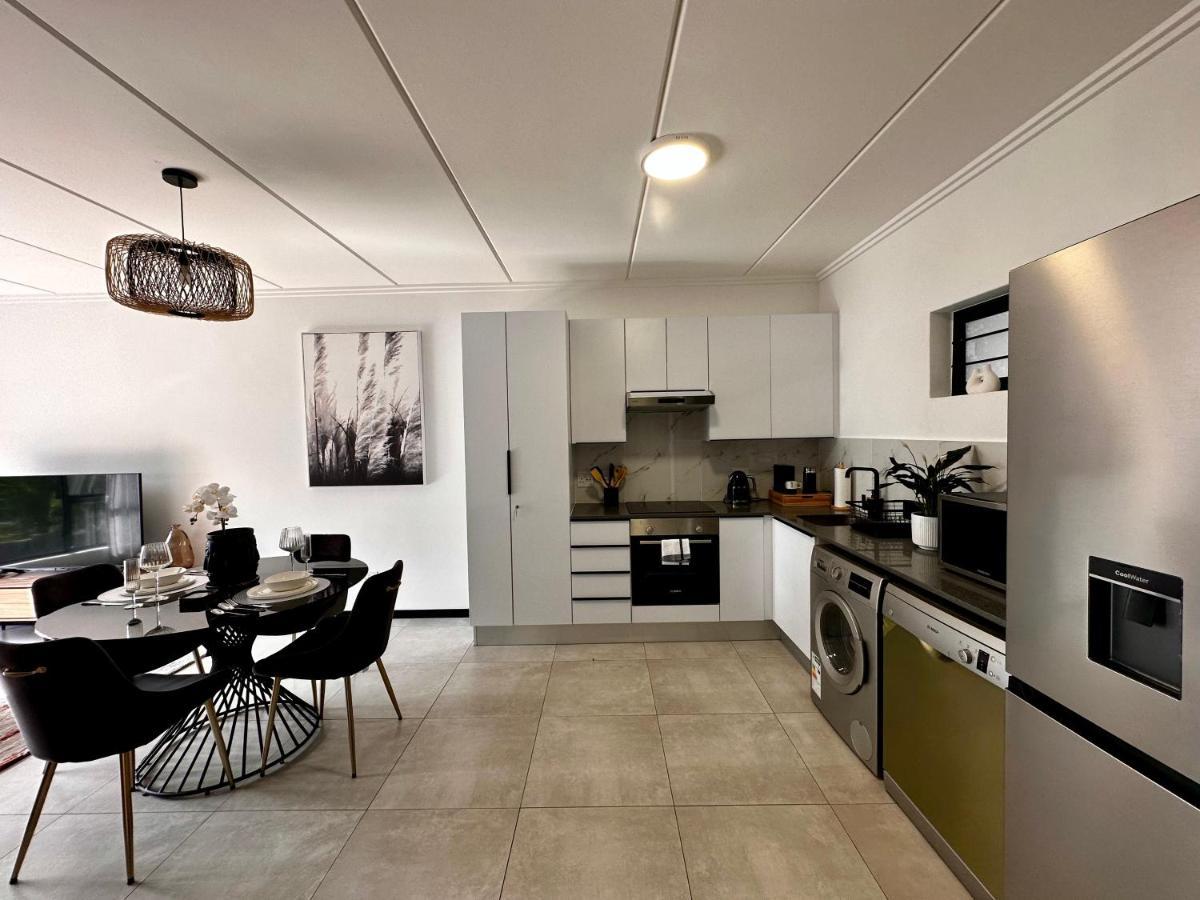 Stylish Executive Apartment With Power Backup Йоганнесбурґ Екстер'єр фото