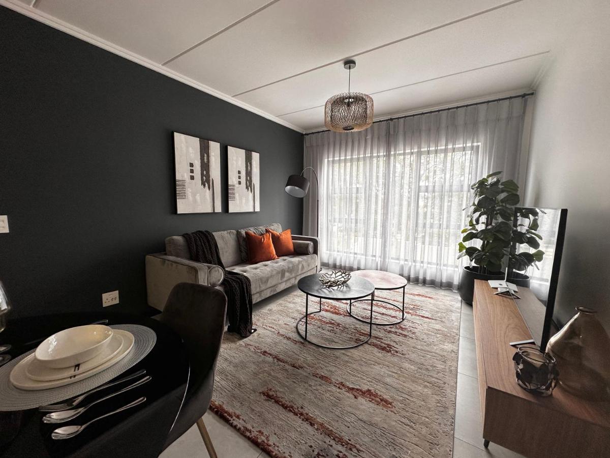 Stylish Executive Apartment With Power Backup Йоганнесбурґ Екстер'єр фото
