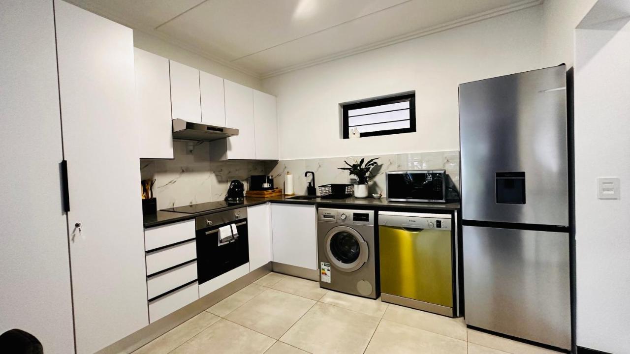 Stylish Executive Apartment With Power Backup Йоганнесбурґ Екстер'єр фото